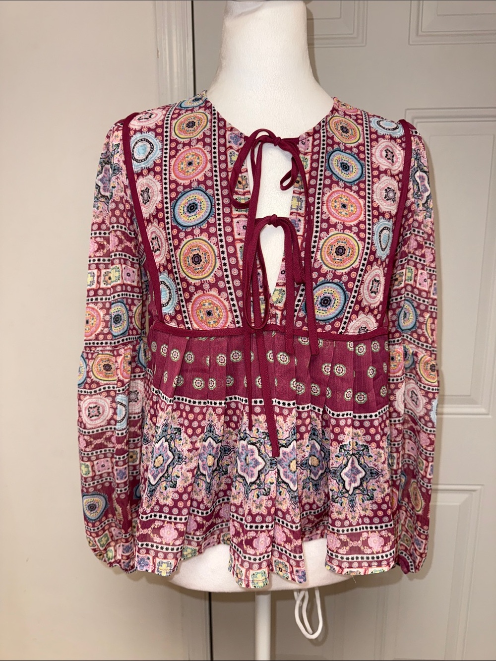 Blue Rain Francesca Boho Tie-Front Floral Print Top in Berry size Medium